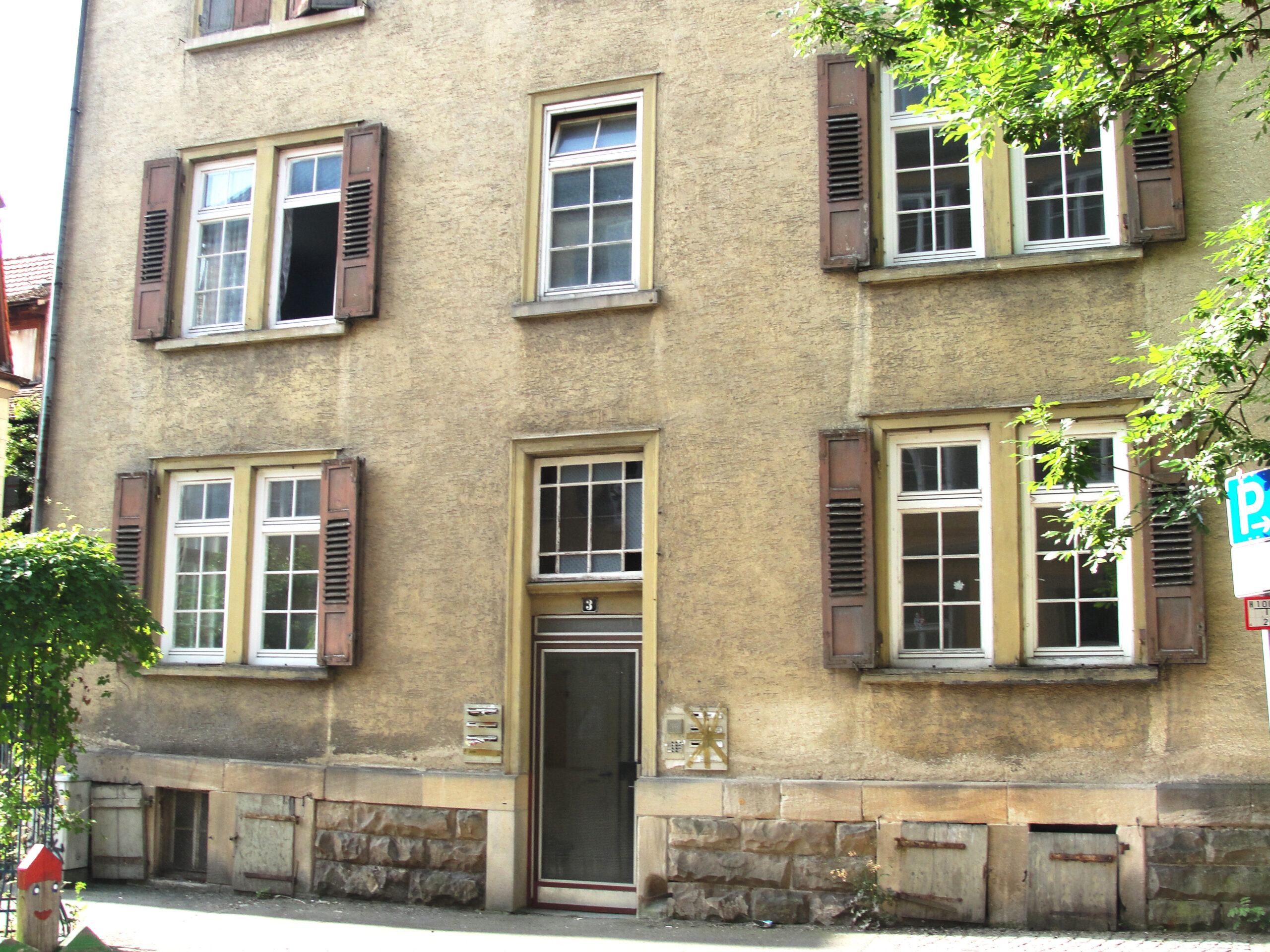 Das Haus in der Mauerstraße 3 im Urzustand im Jahr 2010 vor der Sanierung